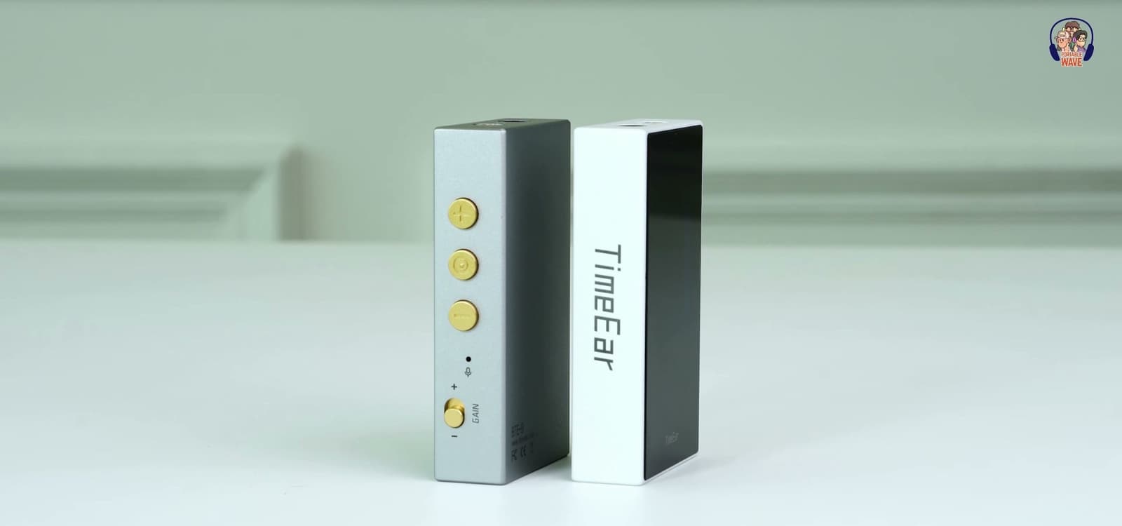 블랙·화이트 두 색상의 타임이어 BTE-9